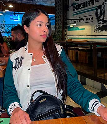 i am a woman from Colombia